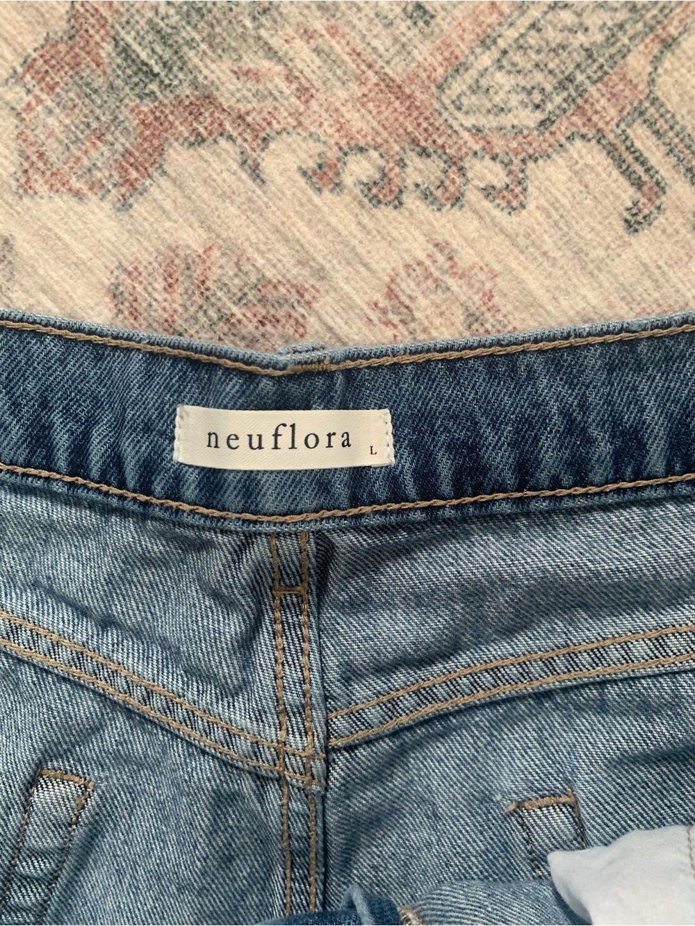 Neuflora High-Rise is Blue Denim Shorts - Picture 2 of 4